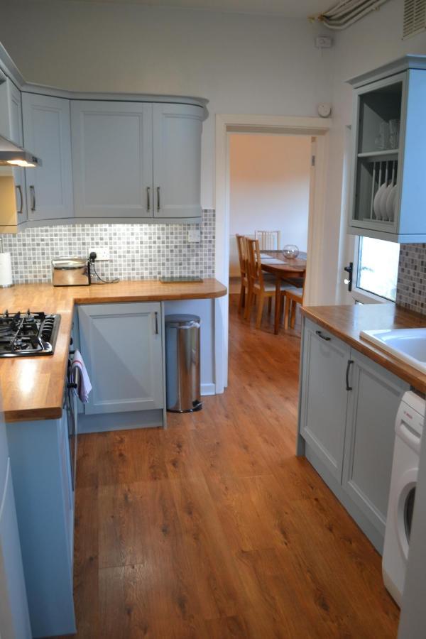 Entire 3 Bedroom House Near Caerphilly Station Экстерьер фото