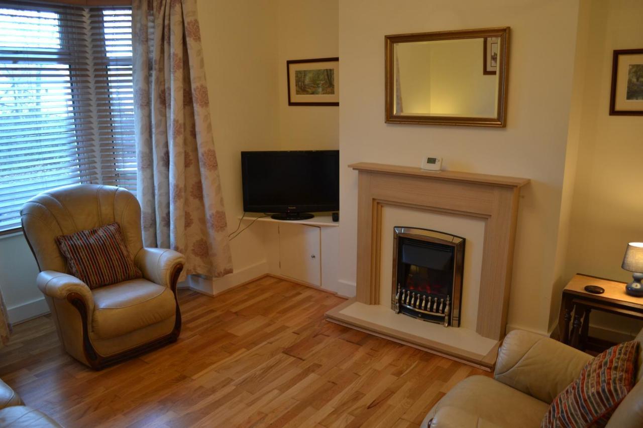 Entire 3 Bedroom House Near Caerphilly Station Экстерьер фото